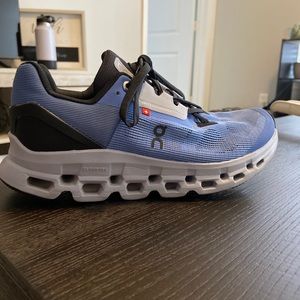 Cloudstratus running shoe